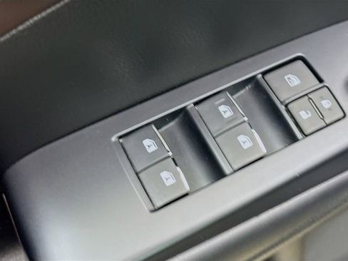 Used 2019 Toyota Highlander Limited image 18