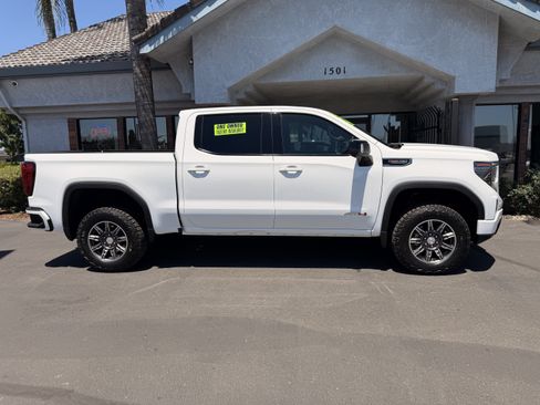 Used 2025 GMC Sierra 1500 AT4 AWD/4WD image 5