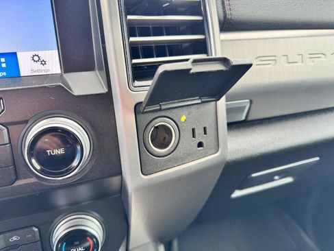 Used 2019 Ford F350 Platinum w/ Platinum Ultimate Package image 35