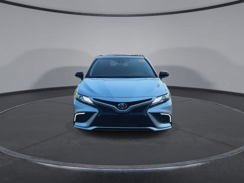 Used 2024 Toyota Camry XSE FWD image 3