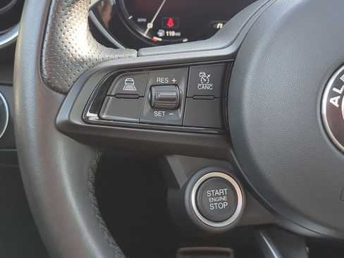 Used 2024 Alfa Romeo Giulia Veloce image 18