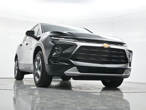 Used 2025 Chevrolet Blazer LT FWD image 46