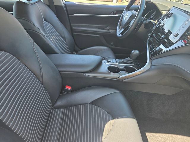 Used 2022 Toyota Camry SE FWD image 15