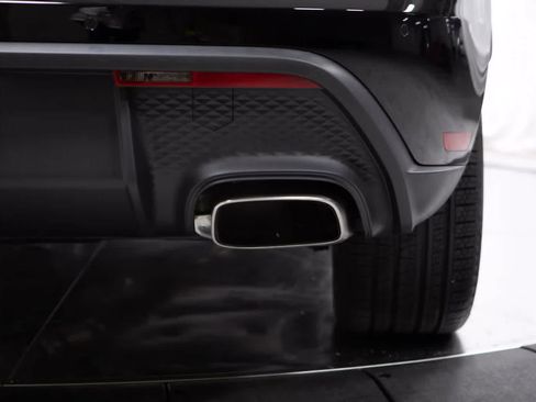 Certified 2026 Porsche Macan AWD/4WD image 21