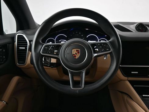 Used 2022 Porsche Cayenne Platinum Edition AWD/4WD image 13
