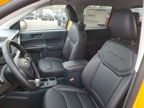 New 2026 Ford Maverick Lariat w/ Black Appearance Package image 7