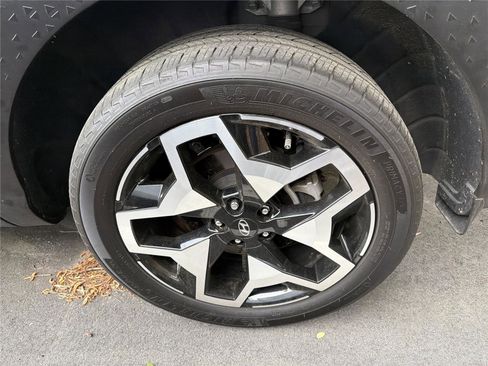 Used 2023 Hyundai Santa Cruz Limited image 16