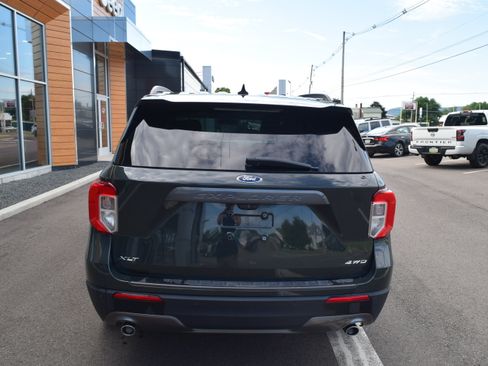 Used 2022 Ford Explorer XLT w/ Equipment Group 202A AWD/4WD image 3