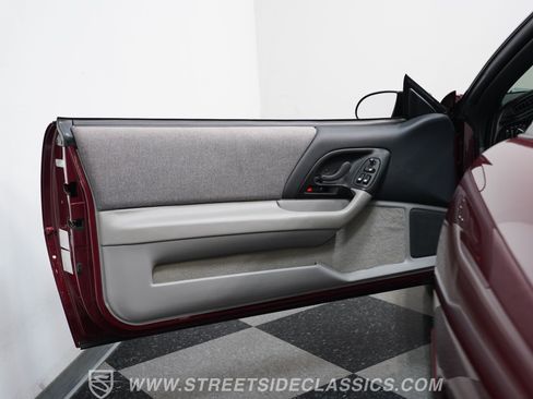 Used 1994 Chevrolet Camaro Z28 RWD image 35