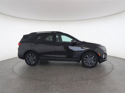 Used 2022 Chevrolet Equinox RS w/ Infotainment Package image 24