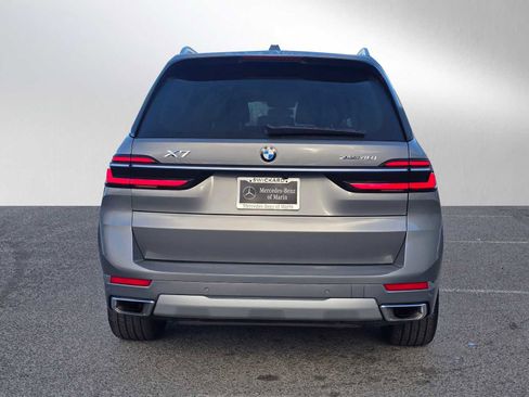 Used 2024 BMW X7 xDrive40i image 4
