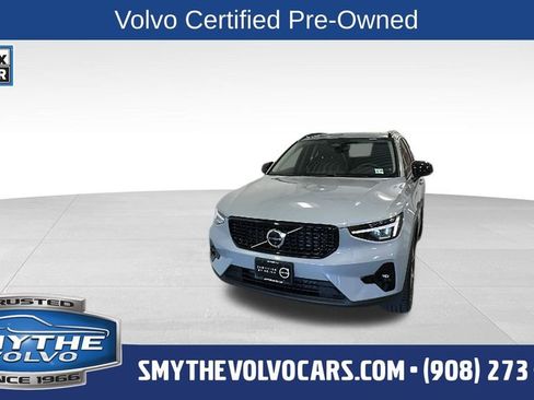 Certified 2024 Volvo XC40 B5 Plus AWD/4WD image 1