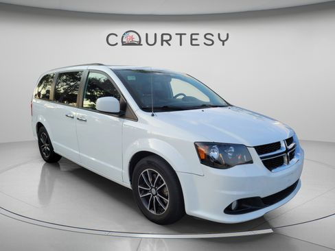 Used 2019 Dodge Grand Caravan GT FWD image 4