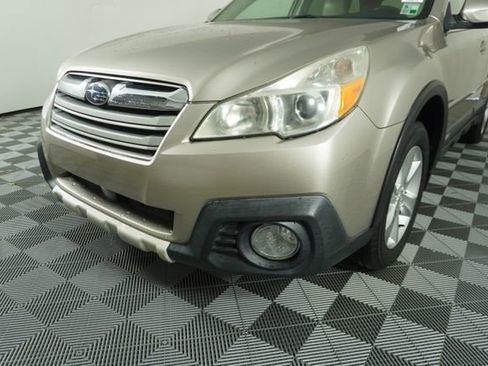 Used 2014 Subaru Outback 2.5i Limited w/ Moonroof Package image 11