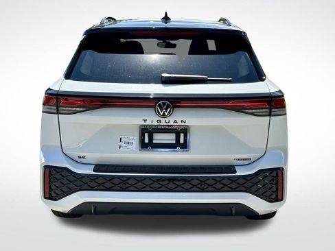 New 2026 Volkswagen Tiguan SE R-Line AWD/4WD image 6