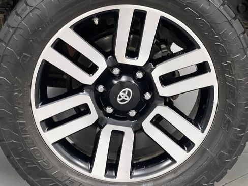 Used 2018 Toyota 4Runner Limited w/ Four Season Floor Mat Package AWD/4WD image 68