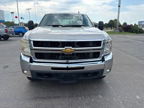 Used 2009 Chevrolet Silverado 2500 LT w/ Exterior Plus Package AWD/4WD image 8