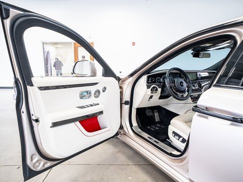 Used 2023 Rolls-Royce Ghost Black Badge w/ Black Badge Ghost Package image 32