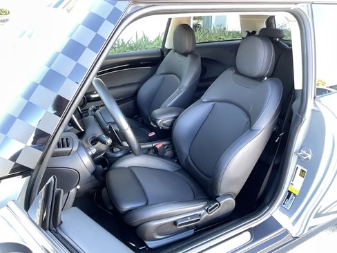 Used 2022 MINI Cooper S image 11