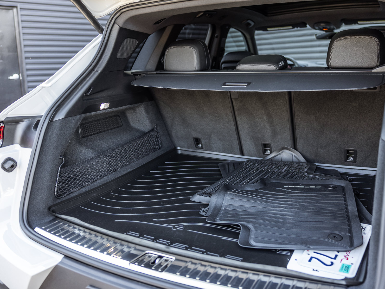 Certified 2025 Porsche Cayenne AWD/4WD image 22