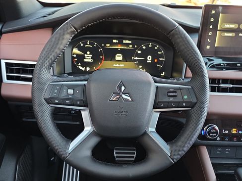 New 2026 Mitsubishi Outlander SEL image 16