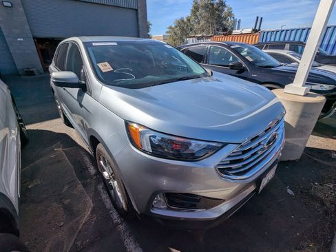 Used 2024 Ford Edge Titanium image 3