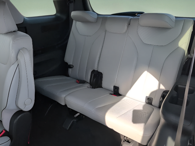Used 2025 Hyundai Palisade SEL AWD/4WD image 12