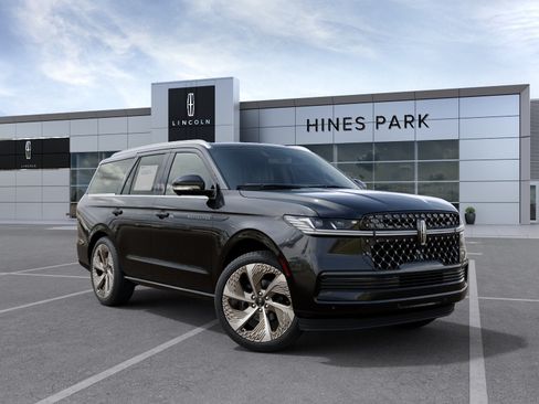 New 2027 Lincoln Navigator Black Label AWD/4WD image 4