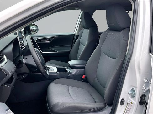 Used 2025 Toyota RAV4 XLE AWD/4WD image 22