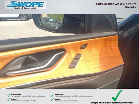 Used 2023 Jeep Grand Cherokee Summit AWD/4WD image 15