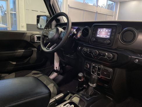 Used 2021 Jeep Wrangler Unlimited Sport AWD/4WD image 29