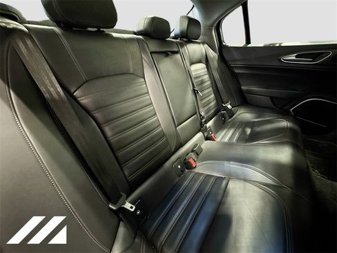 Used 2019 Alfa Romeo Giulia Ti w/ Quick Order Package 22X Lusso image 28