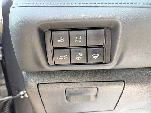Used 2022 Toyota Highlander Platinum AWD/4WD image 28