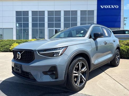 Certified 2023 Volvo XC40 B5 Plus w/ Driver Assist Package AWD/4WD image 40