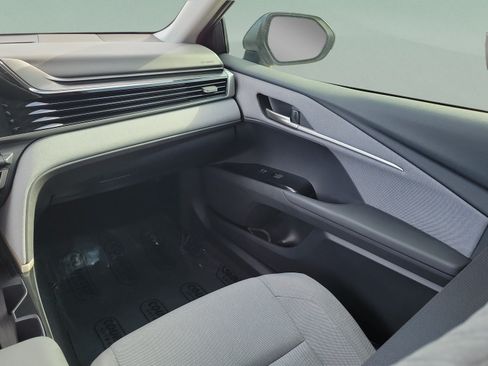 Used 2025 Toyota Camry LE FWD image 11