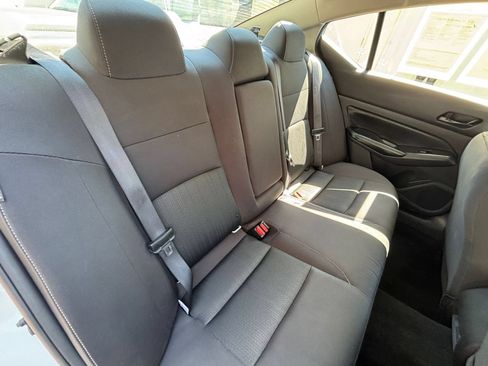 Used 2025 Nissan Altima 2.5 SV FWD image 34
