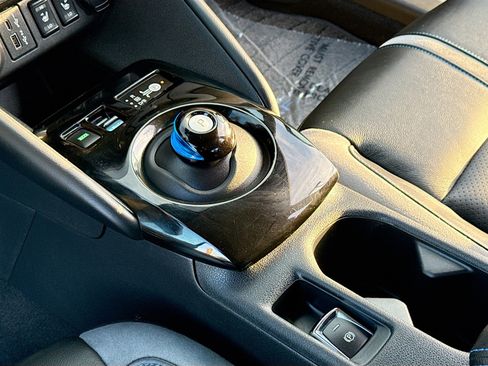 Used 2021 Nissan Leaf SL Plus image 11