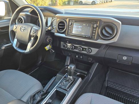 Used 2019 Toyota Tacoma SR5 image 10
