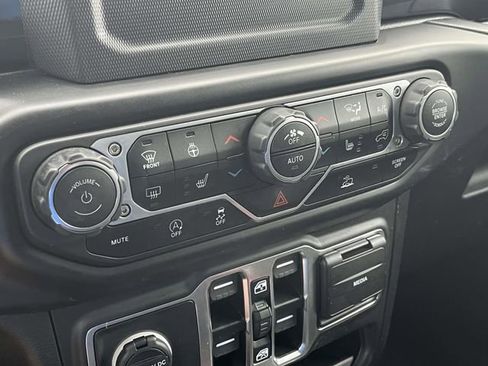 Used 2022 Jeep Wrangler Unlimited Sport image 30