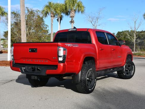 Used 2018 Toyota Tacoma TRD Sport image 6