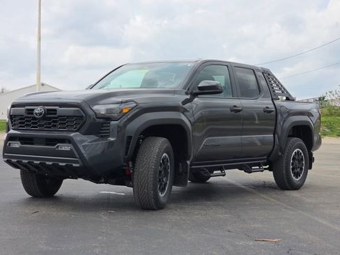 New 2026 Toyota Tacoma TRD Off-Road AWD/4WD image 17
