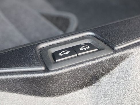 Used 2023 BMW X7 M60i w/ Executive Package image 68