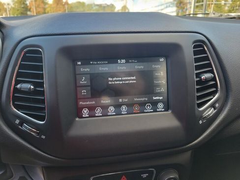 Used 2019 Jeep Compass Latitude image 13