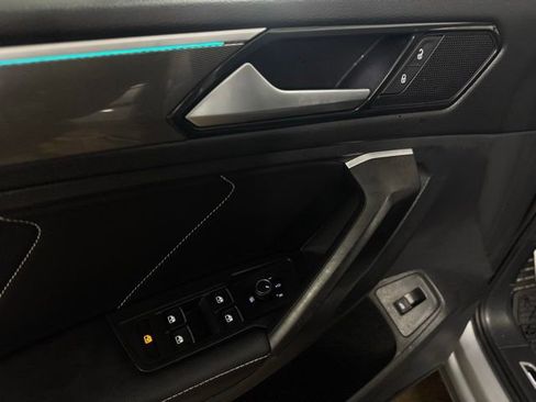 Used 2022 Volkswagen Tiguan SE R-Line image 15