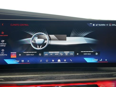 Used 2026 BMW 740i w/ Premium Package RWD image 18