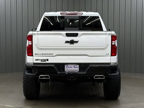 Used 2025 Chevrolet Silverado 1500 LT Trail Boss w/ Convenience Package II AWD/4WD image 4