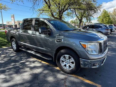 Used 2017 Nissan Titan S AWD/4WD image 4