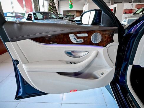 Used 2017 Mercedes-Benz E 300 4MATIC image 16