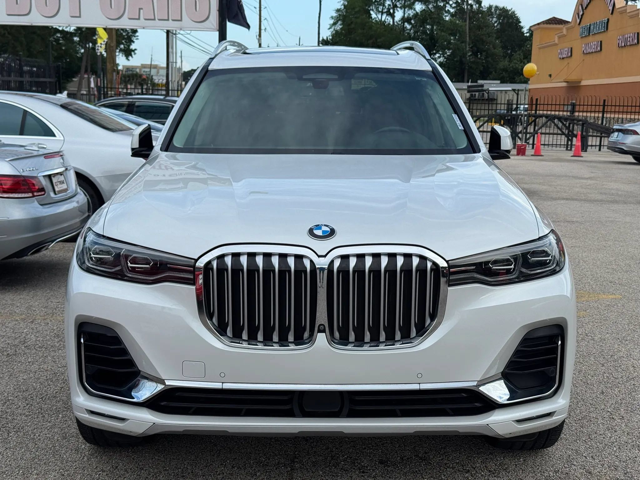 Used 2020 BMW X7 xDrive40i w/ Executive Package AWD/4WD image 2