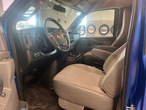 Used 2019 Chevrolet Express 2500 w/ Communications Package RWD image 18